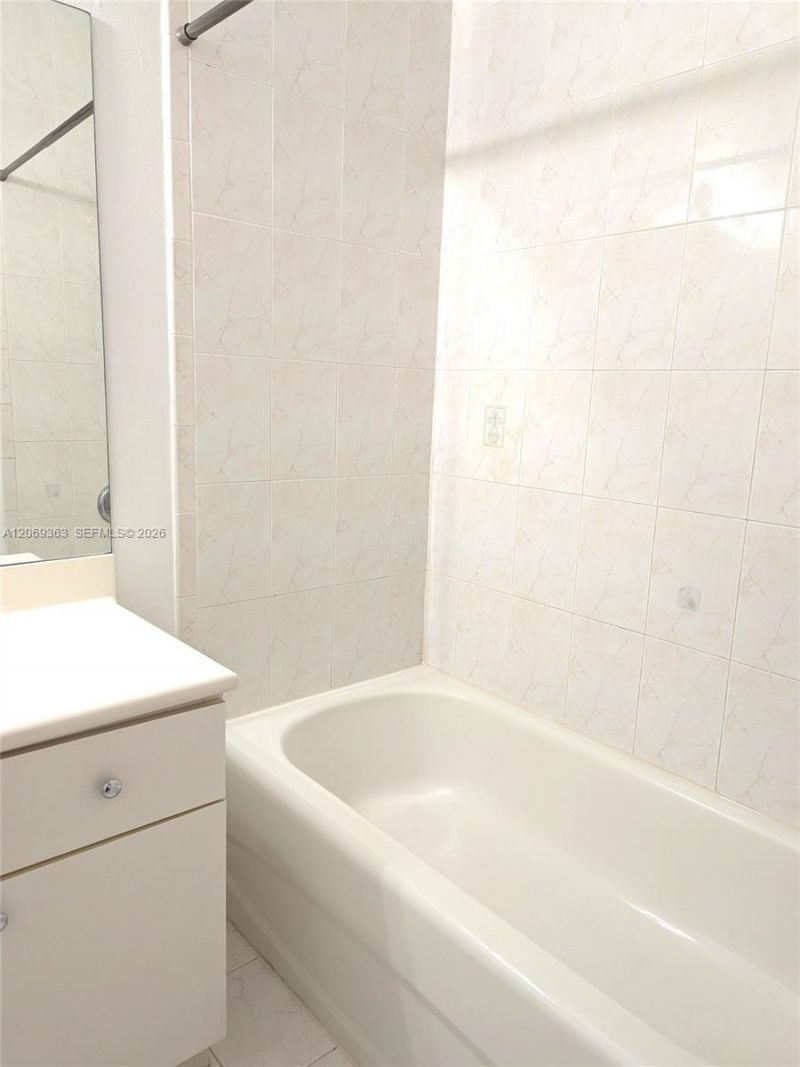 10645 SW 8th St, Unit 2406, Pembroke Pines, FL 33025 Photo