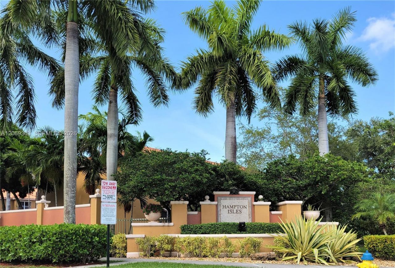 10645 SW 8th St, Unit 2406, Pembroke Pines, FL 33025 Photo