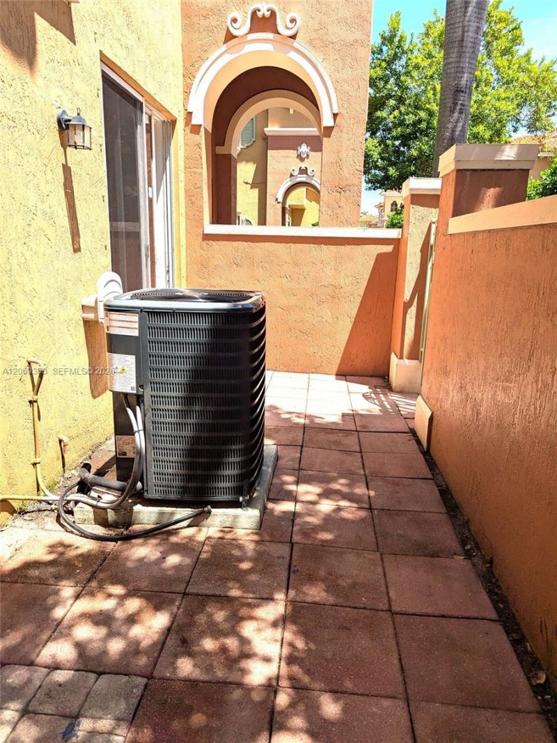 10645 SW 8th St, Unit 2406, Pembroke Pines, FL 33025 Photo