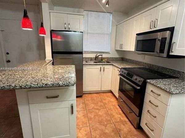 1801 S Treasure Dr , Unit 112, North Bay Village, FL 33141