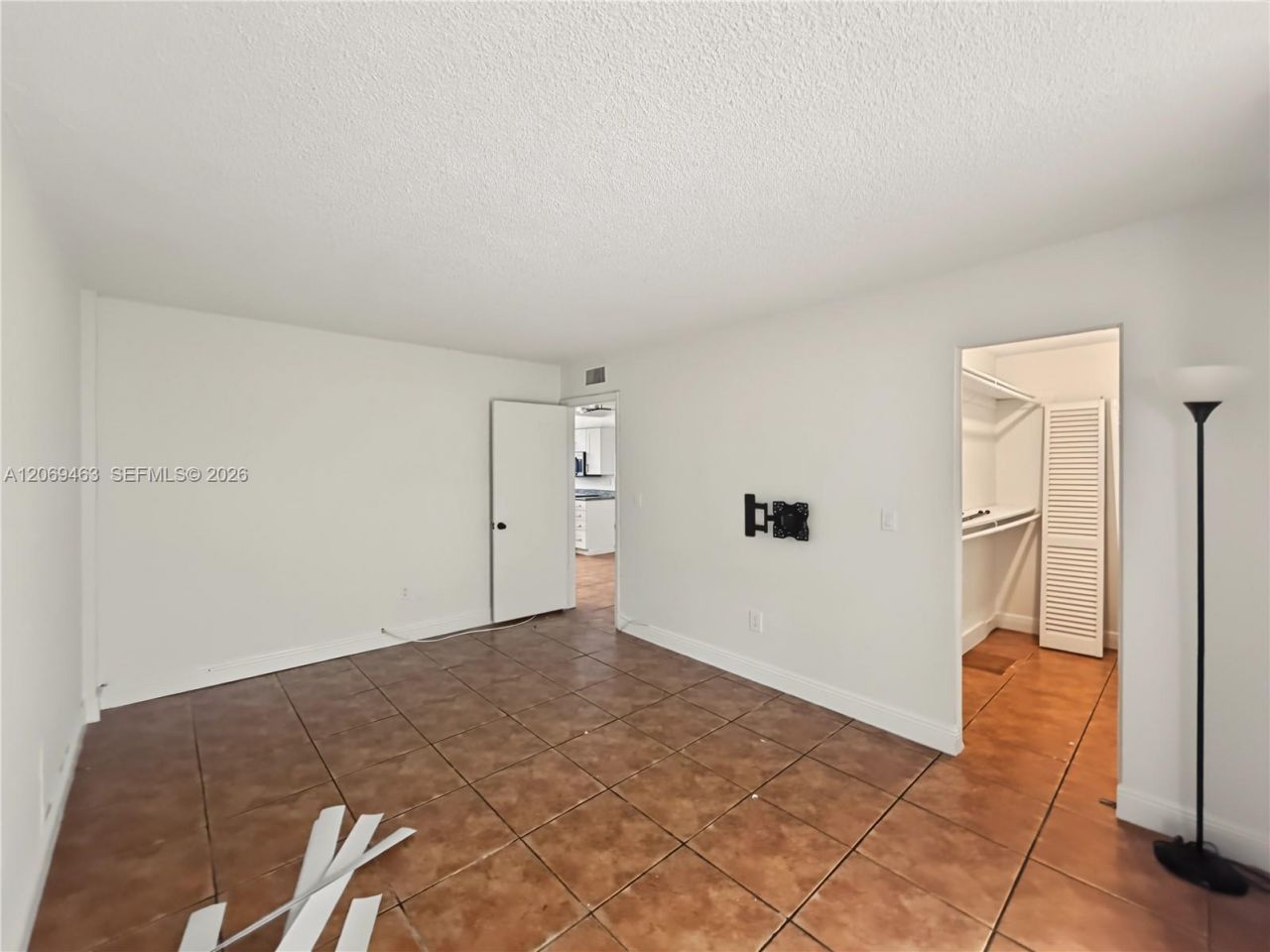 1801 S Treasure Dr, Unit 112, North Bay Village, FL 33141 Photo