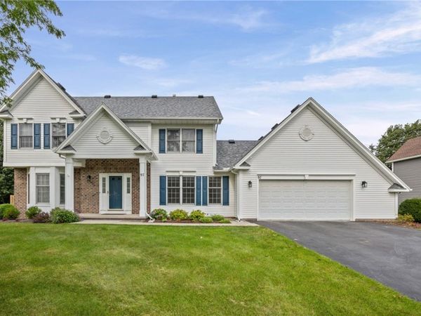 97 Wakecliffe Dr , Rochester, NY 14616