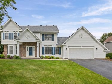 97 Wakecliffe Dr, Rochester, NY 14616