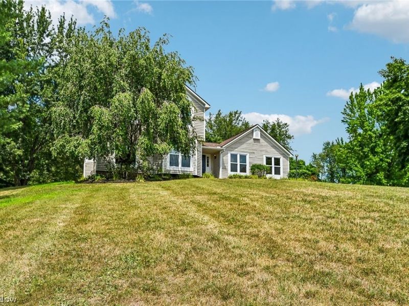 941 Karla Drive , Clinton, OH 44216 Photo 4