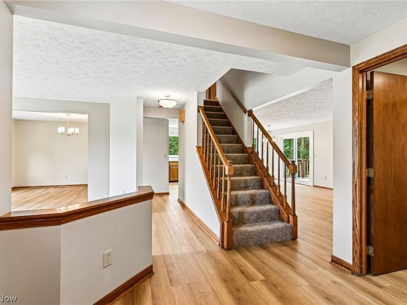 941 Karla Drive , Clinton, OH 44216 Photo 6
