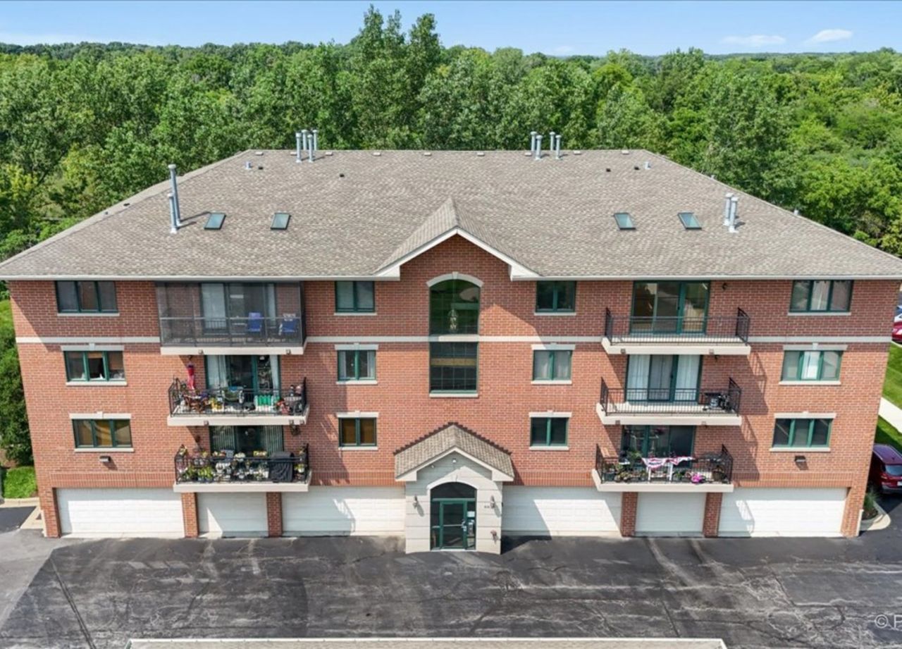 6830 W Winding Trail, Unit 101, Oak Forest, IL 60452 Main Photo