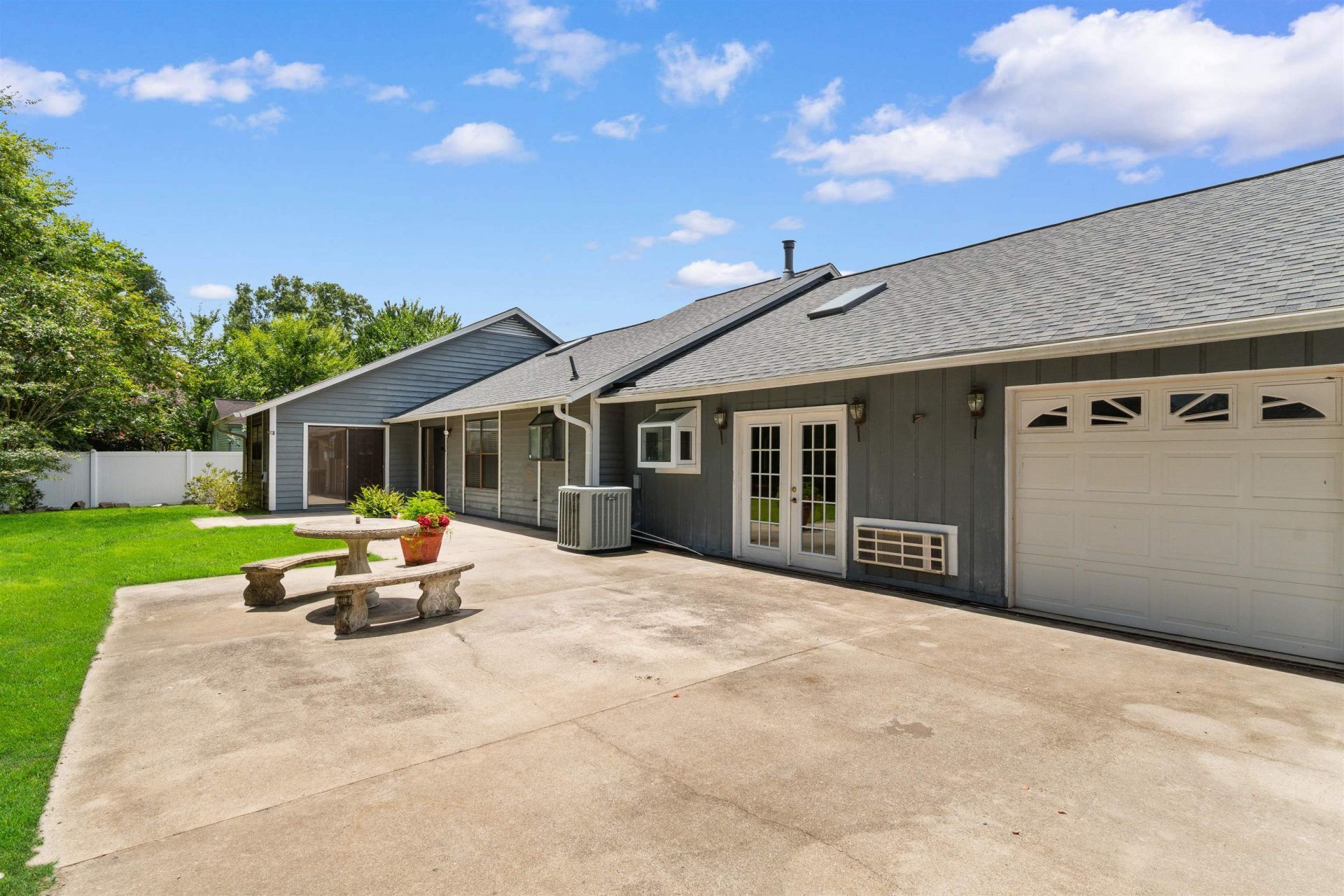 331 Waterside Dr. Photo 34