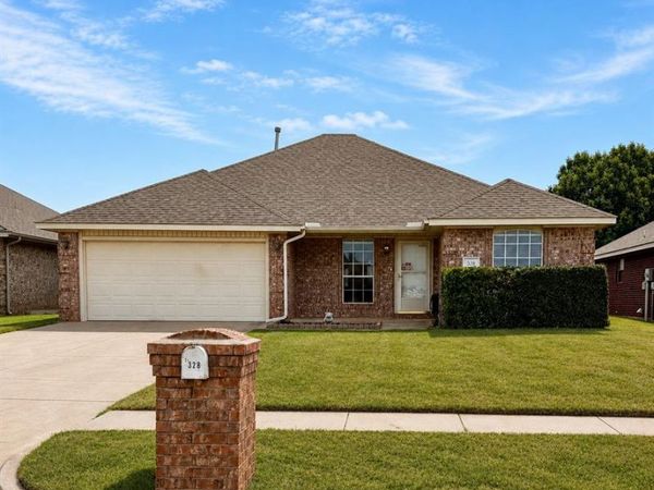 328 S Castle Ridge Lane, Mustang, OK 73064