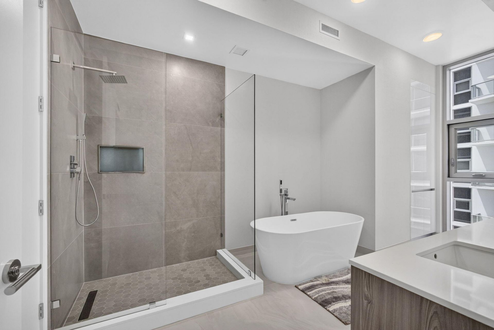 220 Lake Shore Drive, Unit 1702, Lake Park, FL 33403 Photo
