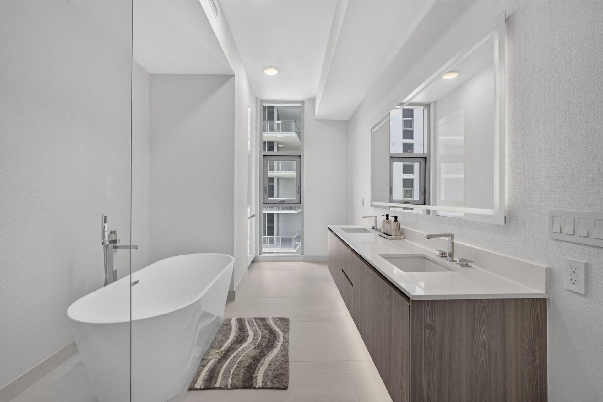 220 Lake Shore Drive, Unit 1702, Lake Park, FL 33403 Photo