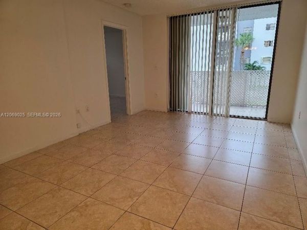 8145 NW 7th St, Unit 201, Miami, FL 33126