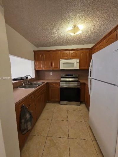 8145 NW 7th St, Unit 201, Miami, FL 33126 Photo