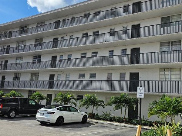 14170 SW 84th St, Unit 402-F, Miami, FL 33183