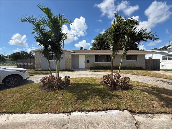 170 NE 174th St , Miami, FL 33162