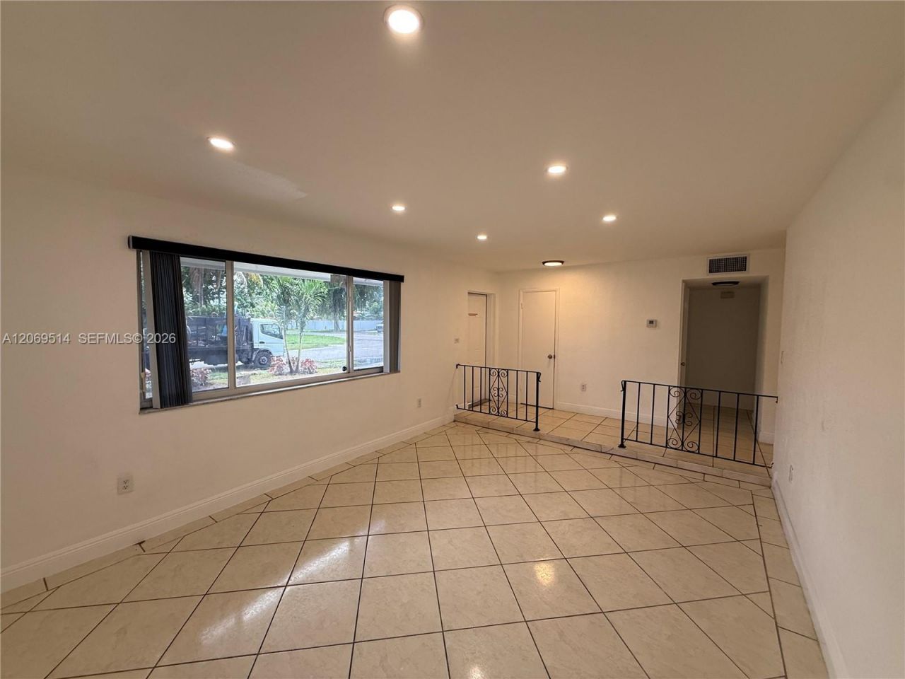 170 NE 174th St, Miami, FL 33162 Photo