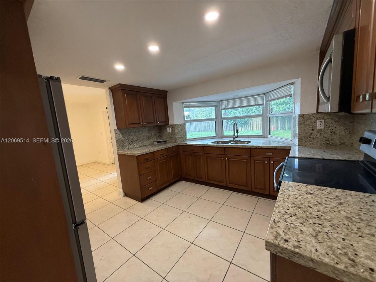 170 NE 174th St, Miami, FL 33162 Photo