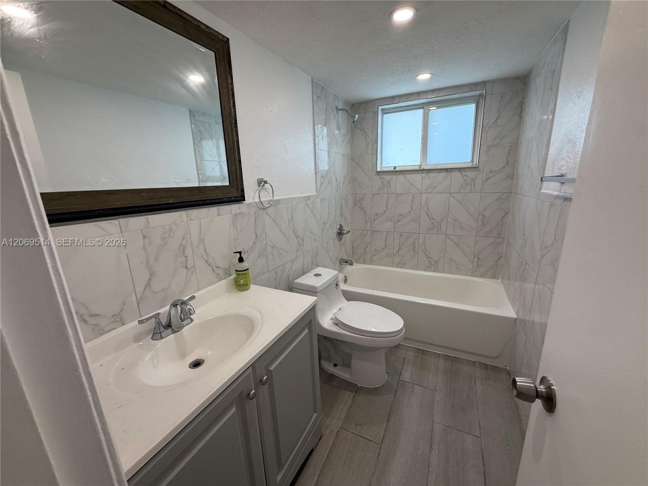 170 NE 174th St, Miami, FL 33162 Photo