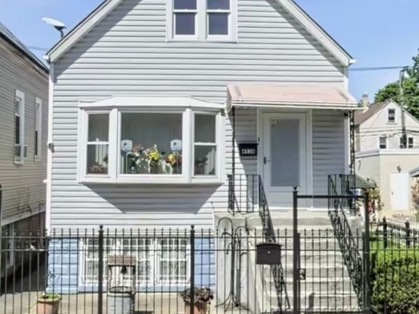 4930 S Damen Avenue , Chicago, IL 60609