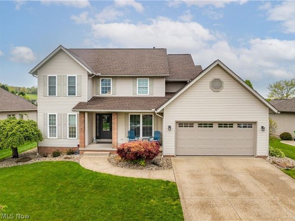 1319 Parkdale Drive , Dover, OH 44622
