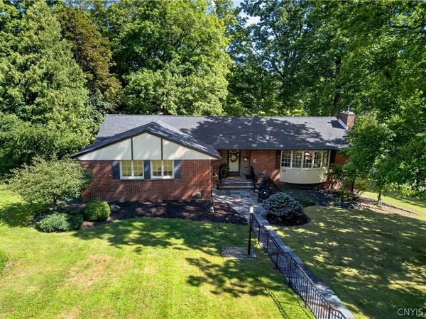 300 Scarboro Drive , Syracuse, NY 13209
