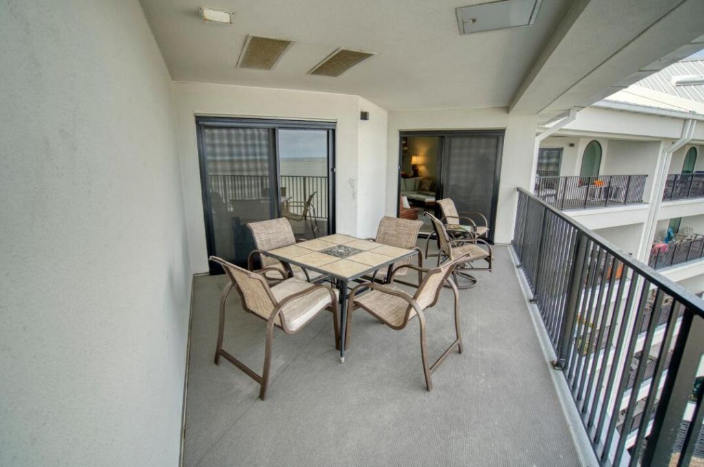 9002 Palmetto Drive Photo 10