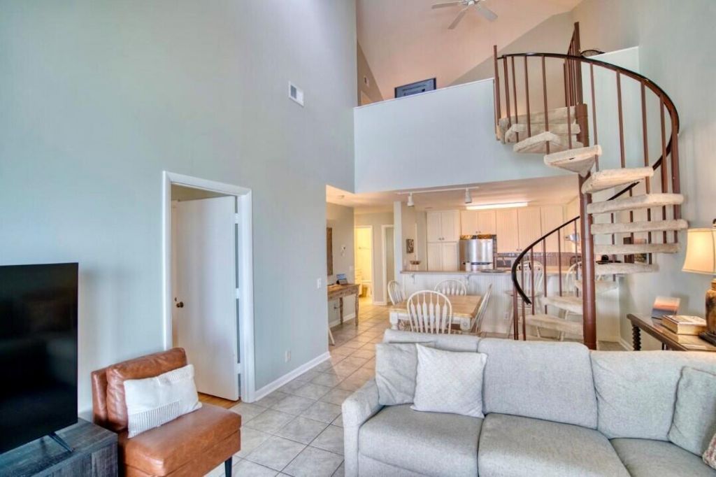 9002 Palmetto Drive Photo 27