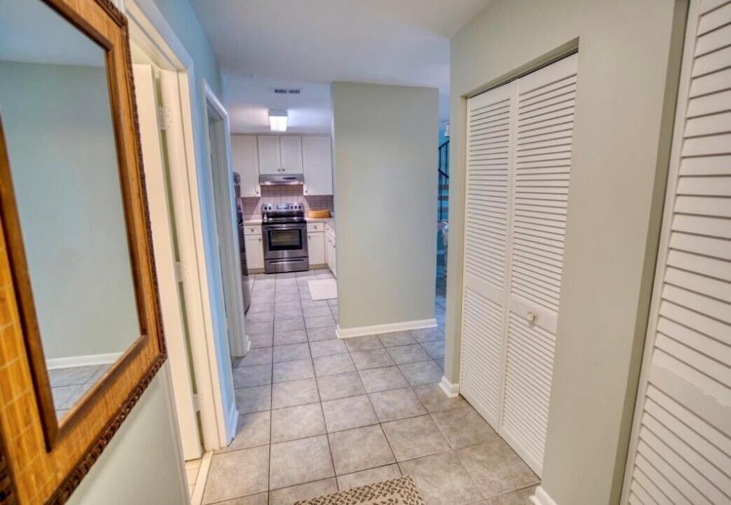 9002 Palmetto Drive Photo 4