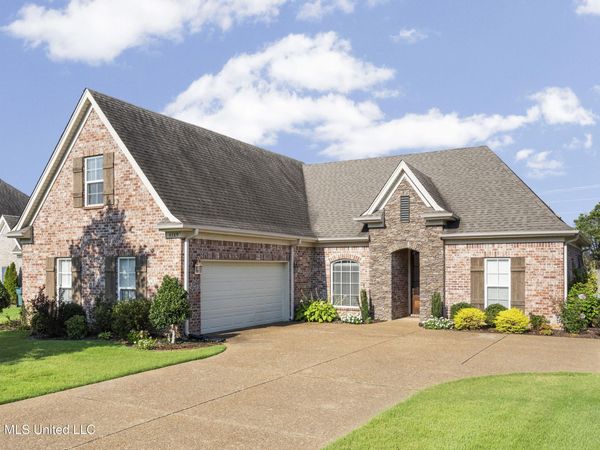 4389 W Vineyard Drive, Southaven, MS 38672