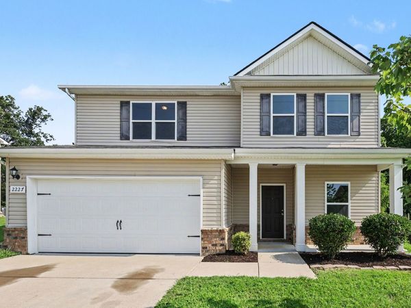 2227 Bee Hive Dr , Columbia, TN 38401