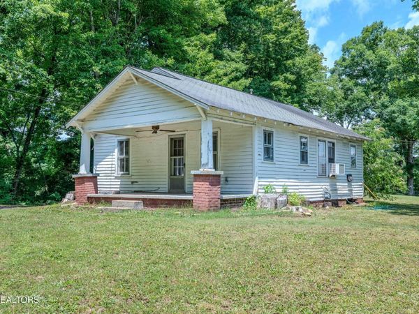 323 Lee Rd , Clinton, TN 37716