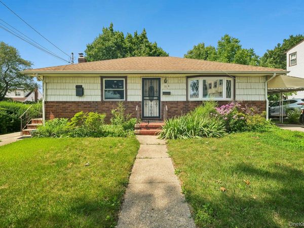 174 Frederick Avenue , South Floral Park, NY 11001