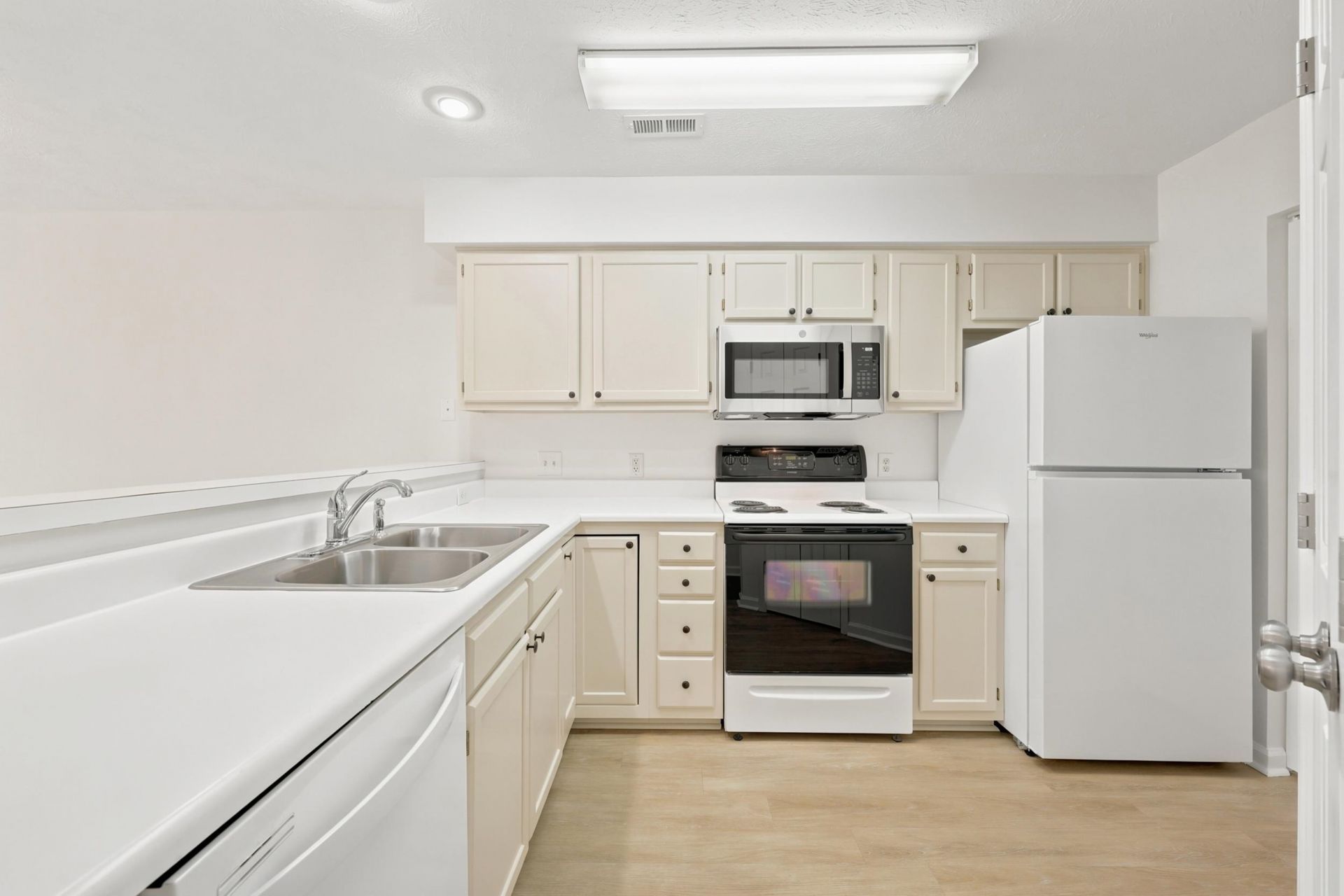 461 Red River Ct. Photo 5
