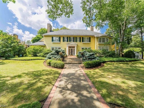 2469 Kenilworth Road, Cleveland Heights, OH 44106