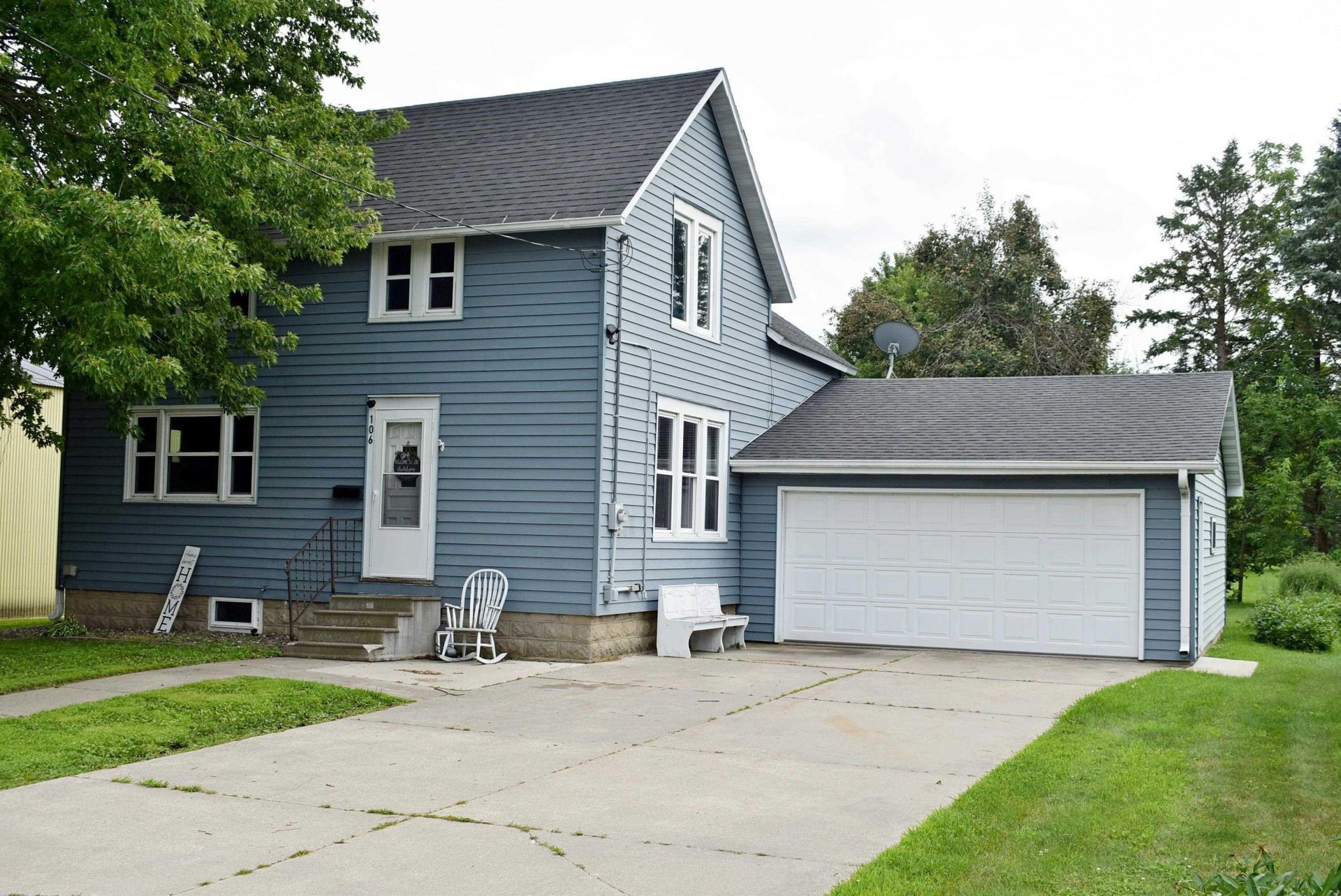 106 E Vernon Street, Stacyville, IA 50476 Main Photo