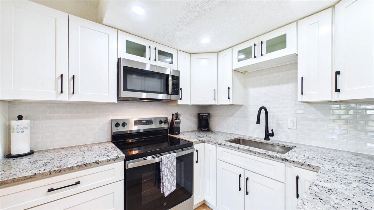 3789 46th Avenue S, Unit 204, Saint Petersburg, FL 33711 Photo