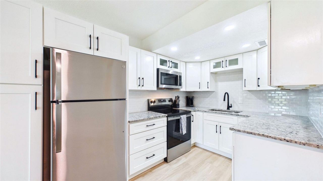 3789 46th Avenue S, Unit 204, Saint Petersburg, FL 33711 Photo