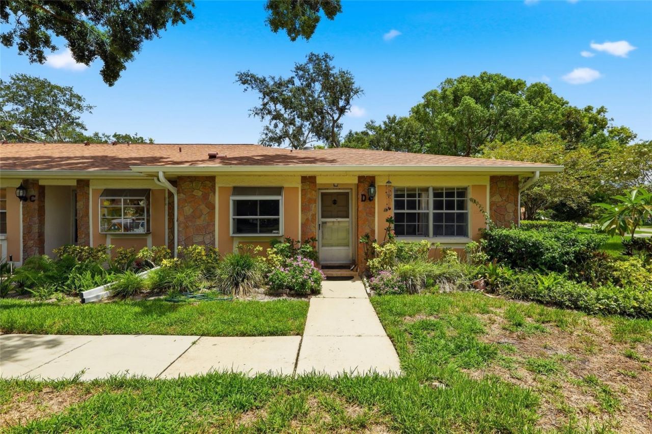 2211 Lark Circle W, Unit D, Palm Harbor, FL 34684 Main Photo