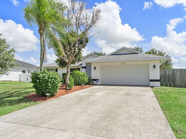 1632 SW ALVATON Avenue, Port St. Lucie, FL 34953