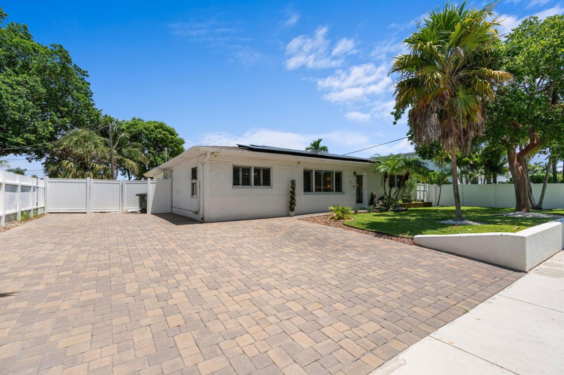 874 NW 2nd Avenue, Boca Raton, FL 33432 Photo