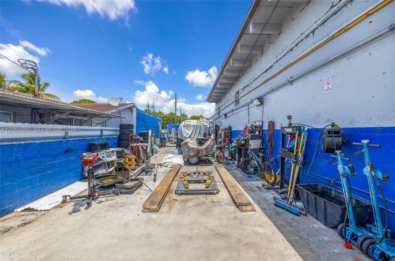 8761 Bird Rd , Miami, FL 33165 Photo