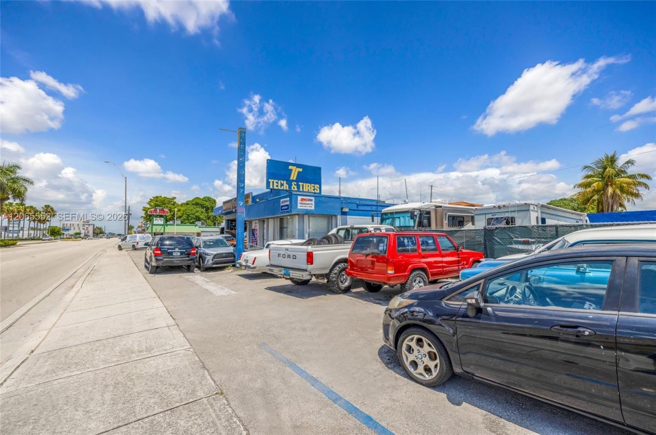 8761 Bird Rd , Miami, FL 33165 Photo