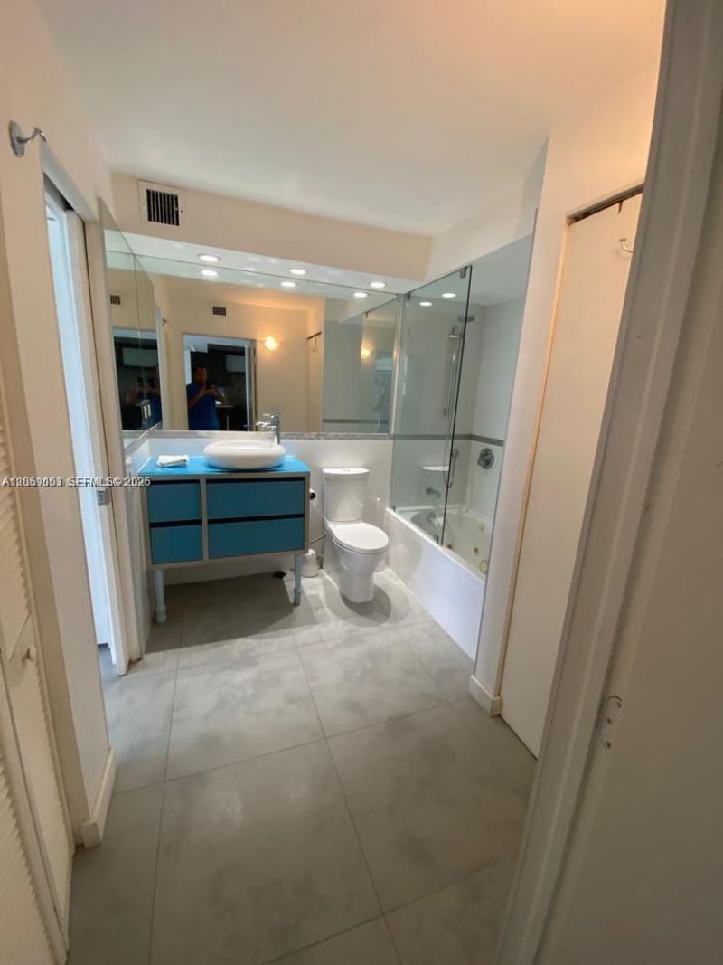 345 Ocean Dr , Unit 616, Miami Beach, FL 33139 Photo