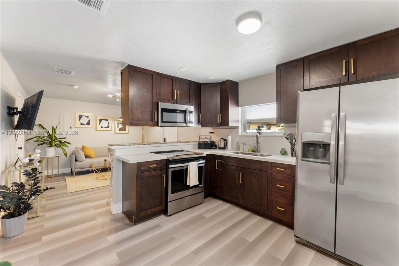 2275 NW 33rd St , Unit 2, Miami, FL 33142 Photo