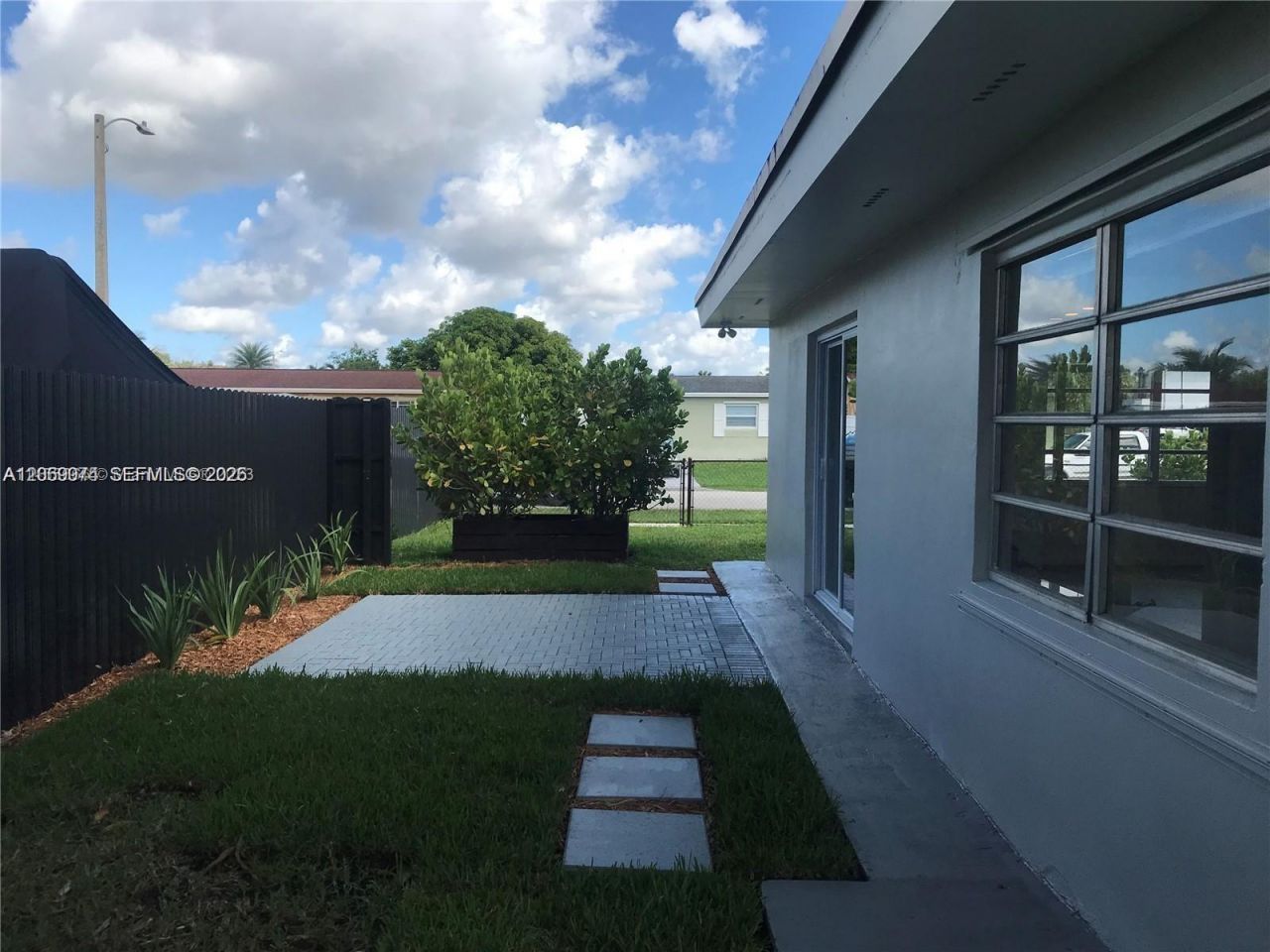 17940 NW 85th Ave , Hialeah, FL 33015 Photo