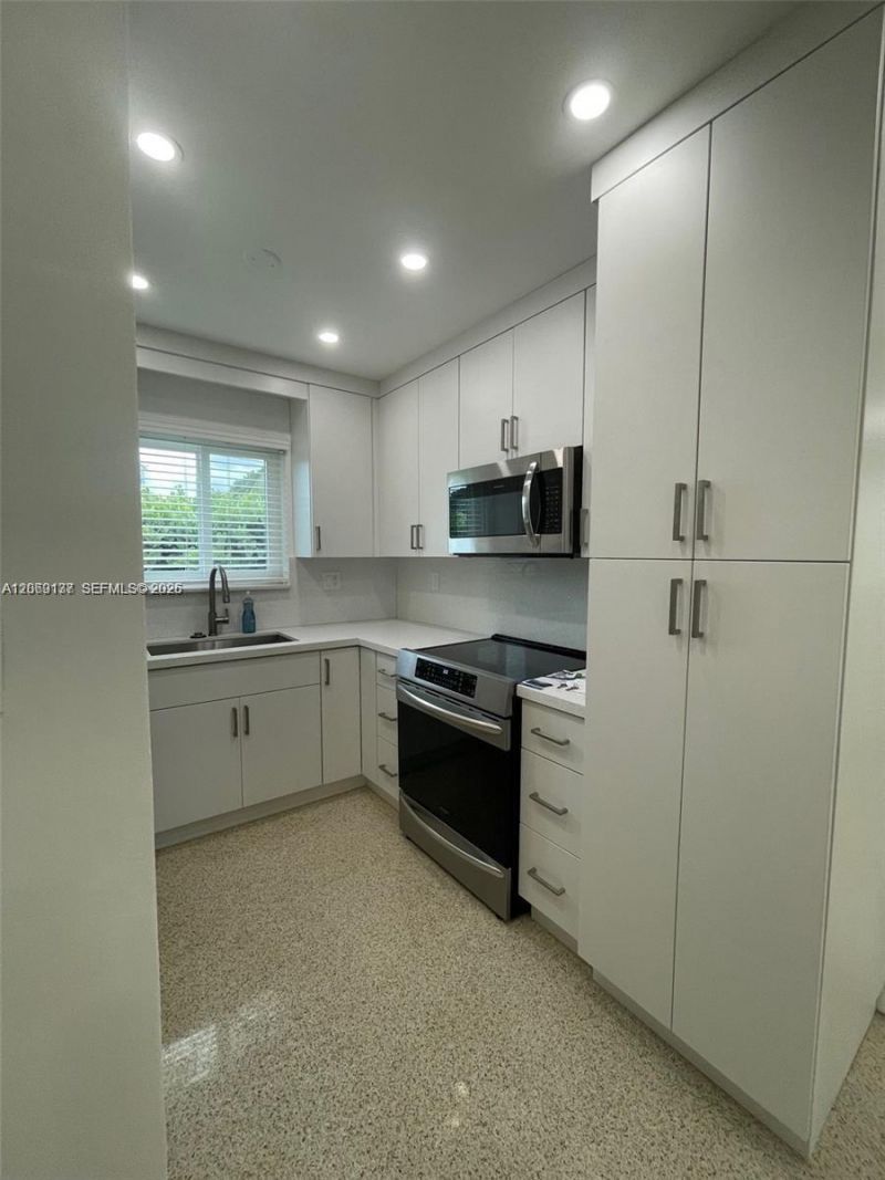 17320 NW 80th Ave , Hialeah, FL 33015 Photo
