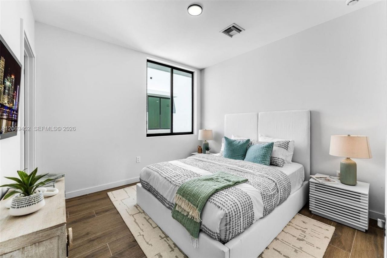 525 NE 61st St , Miami, FL 33137 Photo