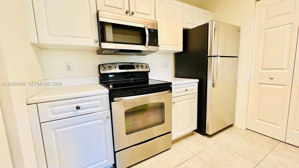 2807 Veronia Dr , Unit 201, Palm Beach Gardens, FL 33410 Photo
