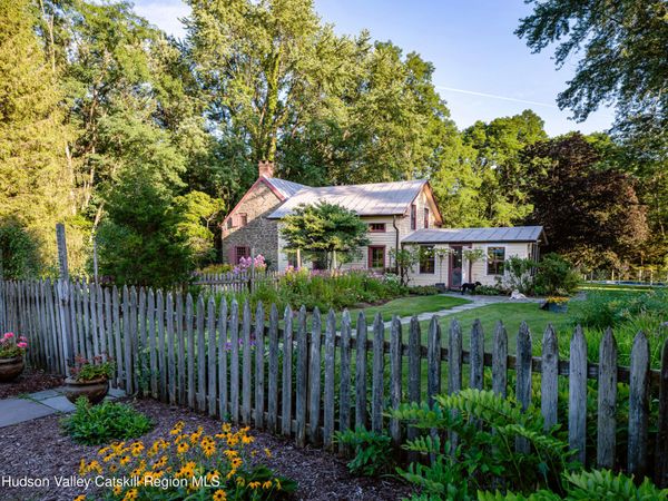 21 U.S. Highway 9, Stuyvesant, NY 12173