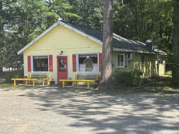 3556 E Higgins Lake Drive, Roscommon, MI 48653