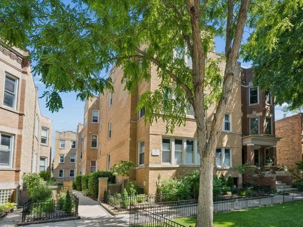 1930 W Addison Street , Unit 1S, Chicago, IL 60613